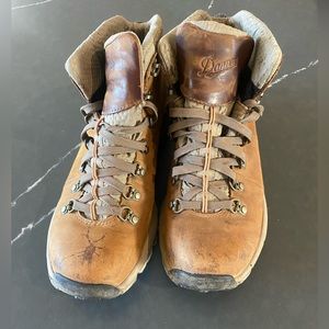 Women’s Danner Mountain 600 Boots 9